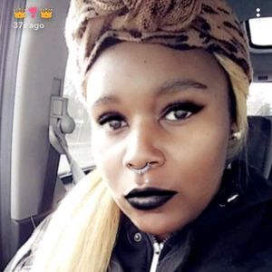 Meet your Posher, Leslie